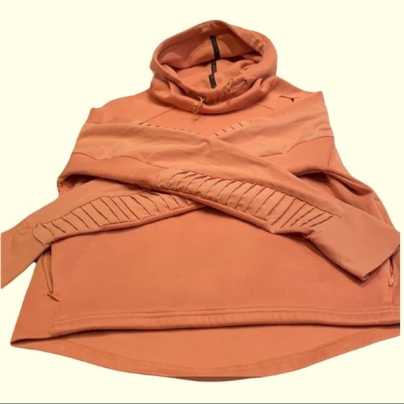 Puma cropped scuba hoodie SZ medium - Picture 2 of 10